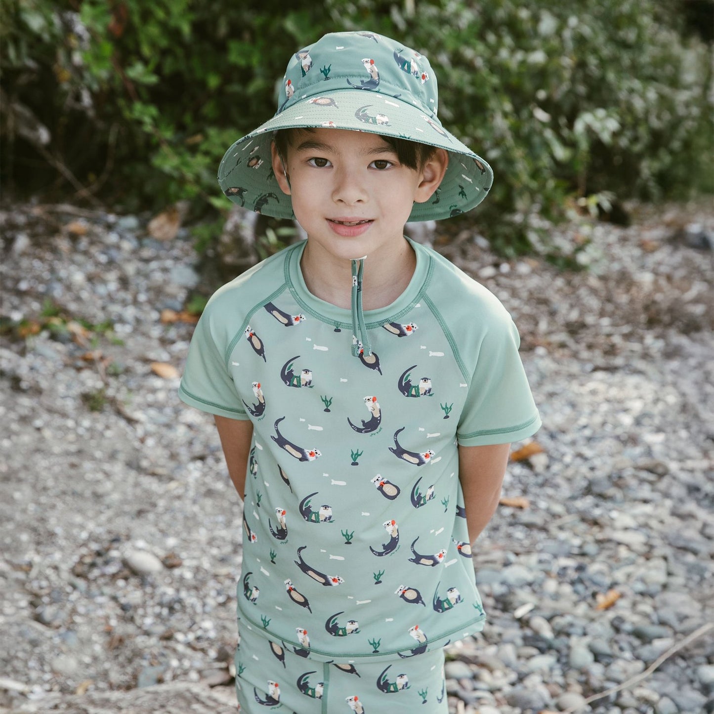 Kids water repellent bucket hat ( otter)
